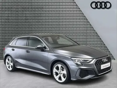 Używany Audi A3 S-Line 147 KM (108 kW) 2023 Szary Sedan/Limuzyna
