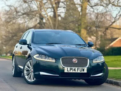 Usado Jaguar XF Sportbrake Portfolio 200 HP (147 kW) 2014 Verde Carrinha