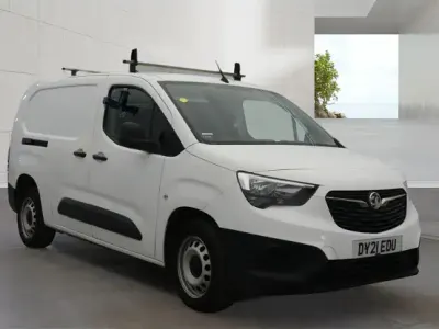 Used Vauxhall Combo 100 HP (73 kW) 2021 White MPV