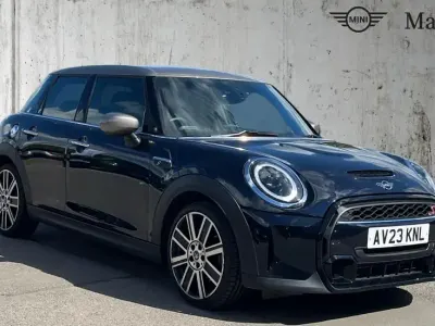 Used Mini Cooper S Exclusive 178 HP (130 kW) 2023 Enigmatic black metallic Hatchback
