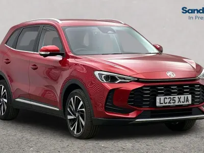 Used MG ZS Trophy 196 HP (144 kW) 2024 Tri coat  dynamic red SUV