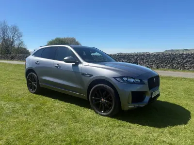 Usado Jaguar F-Pace Chequered Flag 180 HP (132 kW) 2019 Cinzento SUV