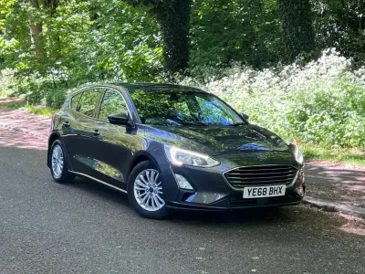 Używany Ford Focus Titanium 120 KM (88 kW) 2018 Szary Hatchback