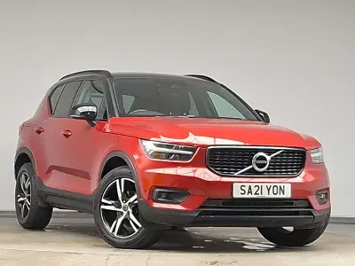 Used Volvo XC40 R-Design 163 HP (119 kW) 2021 Red SUV