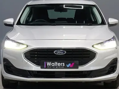 Używany Ford Focus Trend 125 KM (91 kW) 2022 Srebrny Hatchback
