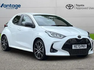 Used Toyota Yaris Sport 113 HP (83 kW) 2023 White Hatchback