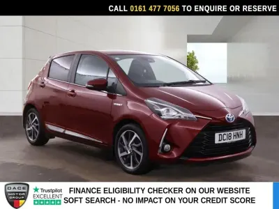 Used Toyota Yaris 100 HP (73 kW) 2018 Red Hatchback