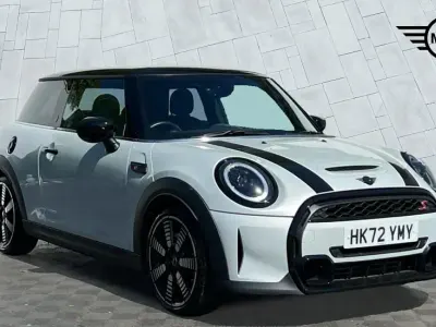 Usado Mini Cooper S Exclusive 192 HP (141 kW) 2022 Prateado Citadino
