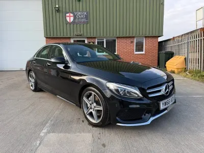 Usado Mercedes C220 AMG line 170 CV (125 kW) 2016 Negro Berlina