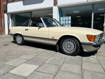 Used Mercedes SL280 185 HP (136 kW) 1984 Cream Cabriolet