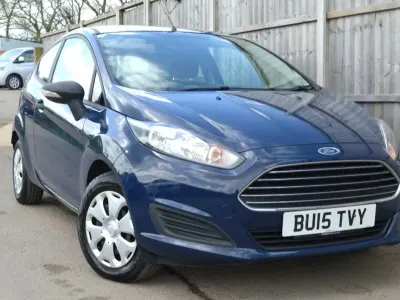 Gebraucht Ford Fiesta Studio 82 PS (60 kW) 2015 Blau Kleinwagen
