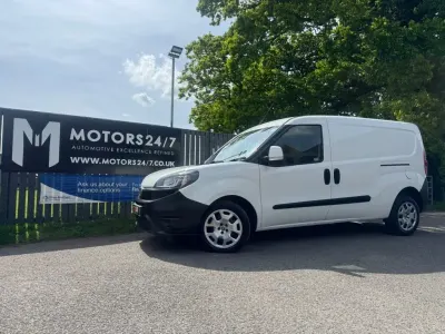 Usado Fiat Doblò 120 HP (88 kW) 2021 Branco Monovolume
