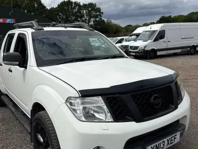 Used Nissan Navara Tekna 2013 White Pickup