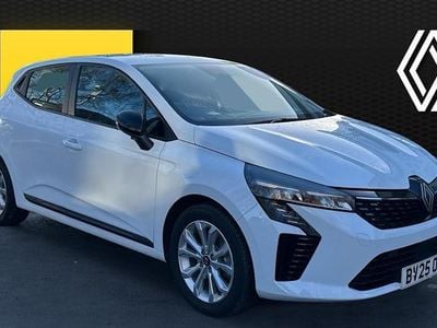 Used Renault Clio V Evolution 143 HP (105 kW) 2025 White Hatchback