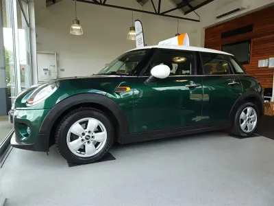 Usado Mini Cooper Hatch 136 HP (100 kW) 2015 Verde Citadino