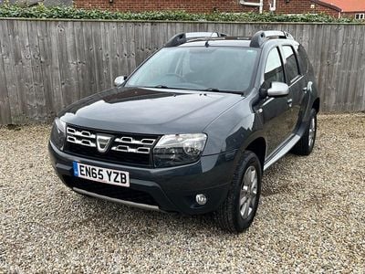 Used Dacia Duster Lauréate 110 HP (80 kW) 2016 Grey SUV