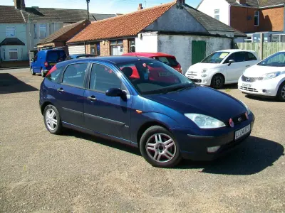 Używany Ford Focus Zetec 2004 Niebieski Hatchback