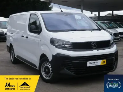Używany Vauxhall Vivaro 150 KM (110 kW) 2024 Biały Minivan
