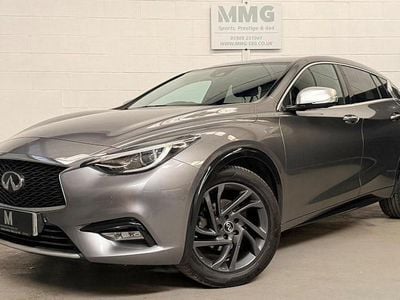 Used Infiniti Q30 Premium 109 HP (80 kW) 2017 Grey Hatchback
