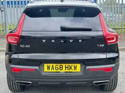 Usado Volvo XC40 R-Design 156 CV (114 kW) 2018 Negro SUV