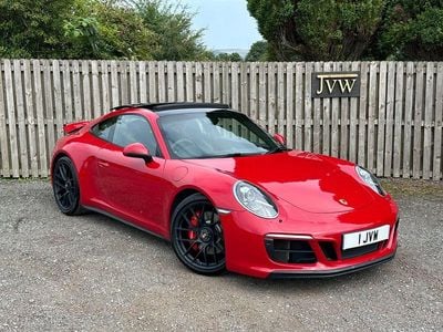 Porsche 911 Carrera 4 GTS