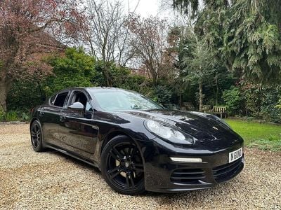 Used Porsche Panamera 300 HP (220 kW) 2014 Black Hatchback