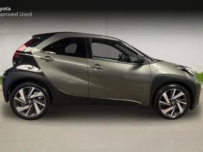 Used Toyota Aygo X 72 HP (52 kW) 2022 Green SUV