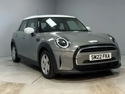 Używany Mini Cooper Classic 134 KM (98 kW) 2022 Szary Hatchback