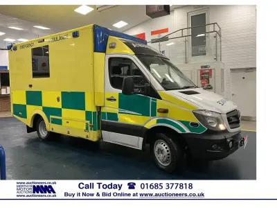 Used Mercedes Sprinter 190 HP (139 kW) 2015 Yellow Van