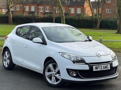 Used Renault Mégane III Dynamique 110 HP (80 kW) 2013 White Hatchback