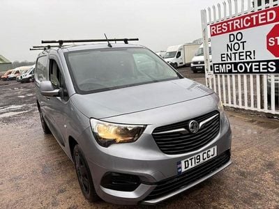 Used Vauxhall Combo Sportive 100 HP (73 kW) 2019 Grey MPV