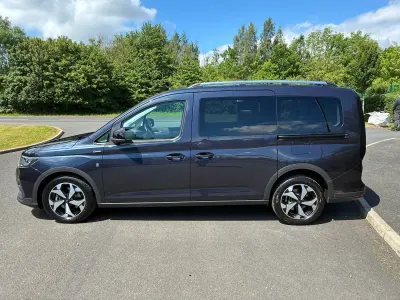 Used Ford Grand Tourneo Connect Active 114 HP (83 kW) 2023 Blue MPV