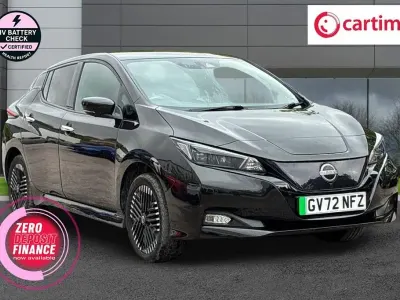 Begagnad Nissan Leaf Tekna 160 kW (218 HK) 2022 Svart Halvkombi
