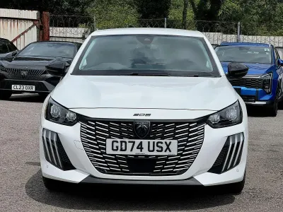 Used Peugeot 208 Allure 99 HP (72 kW) 2025 White Hatchback