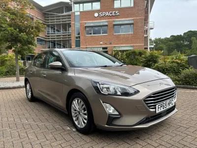 Używany Ford Focus Titanium 125 KM (91 kW) 2020 Srebrny Hatchback