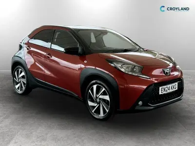 Used Toyota Aygo X 72 HP (52 kW) 2024 Red SUV