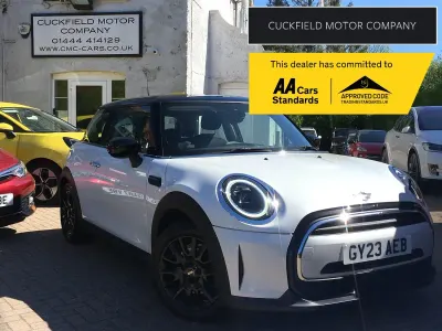 Used Mini Cooper Classic 136 HP (100 kW) 2023 White Hatchback