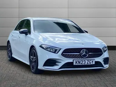 Begagnad Mercedes A200 AMG Line Premium 163 HK (119 kW) 2023 Vit Halvkombi