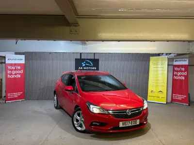 Used Vauxhall Astra SRi 136 HP (100 kW) 2017 Red Hatchback