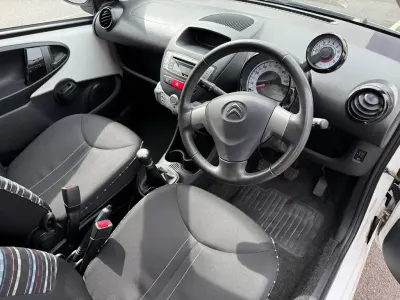 Used Citroën C1 Platinum 68 HP (50 kW) 2013 White Hatchback