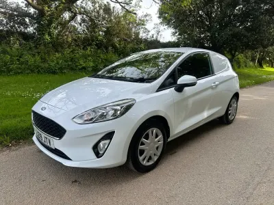 Usado Ford Fiesta 2019 Blanco Utilitario