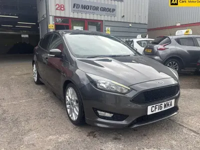Used Ford Focus ST-Line 125 HP (91 kW) 2016 Grey Hatchback