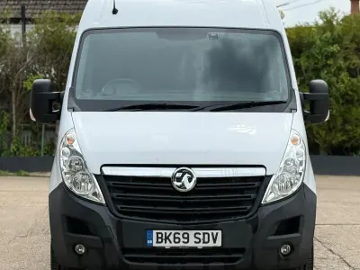 Used Vauxhall Movano 130 HP (95 kW) 2019 White MPV