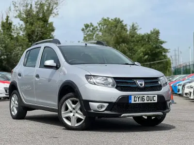 Used Dacia Sandero Lauréate 90 HP (66 kW) 2016 Silver Hatchback