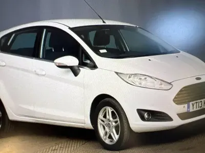 Used Ford Fiesta Zetec 125 HP (91 kW) 2013 White Hatchback