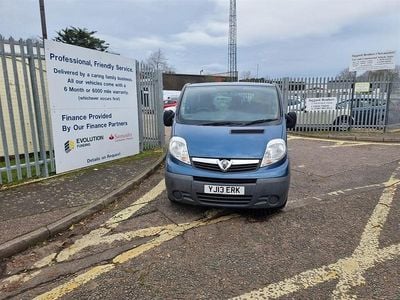 Second-hand Vauxhall Vivaro 115 CP (84 kW) 2013 Albastru Monovolum