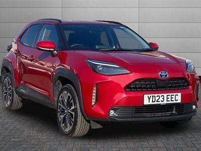 Usado Toyota Yaris Cross 116 HP (85 kW) 2023 Scarlet flare SUV