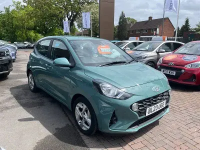 Used Hyundai i10 SE 67 HP (49 kW) 2023 Green Hatchback