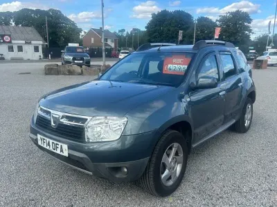 Used Dacia Duster Lauréate 110 HP (80 kW) 2014 Grey SUV