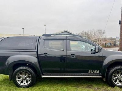 Used Isuzu D-Max 2016 Black Pickup